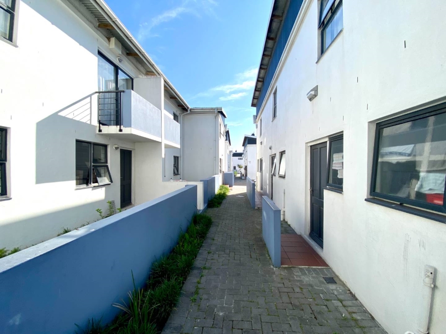 1 Bedroom Property for Sale in Maitland Western Cape